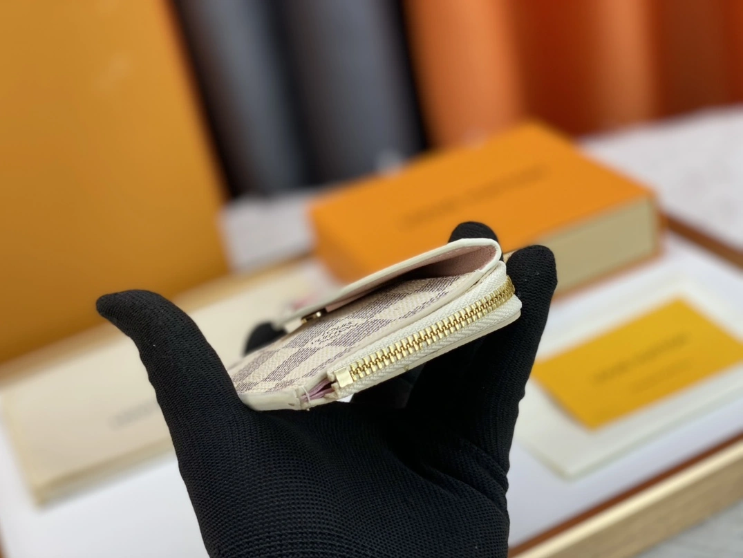 Louis Vuitton LV Card Case For Women Refined 2368 - Image 4