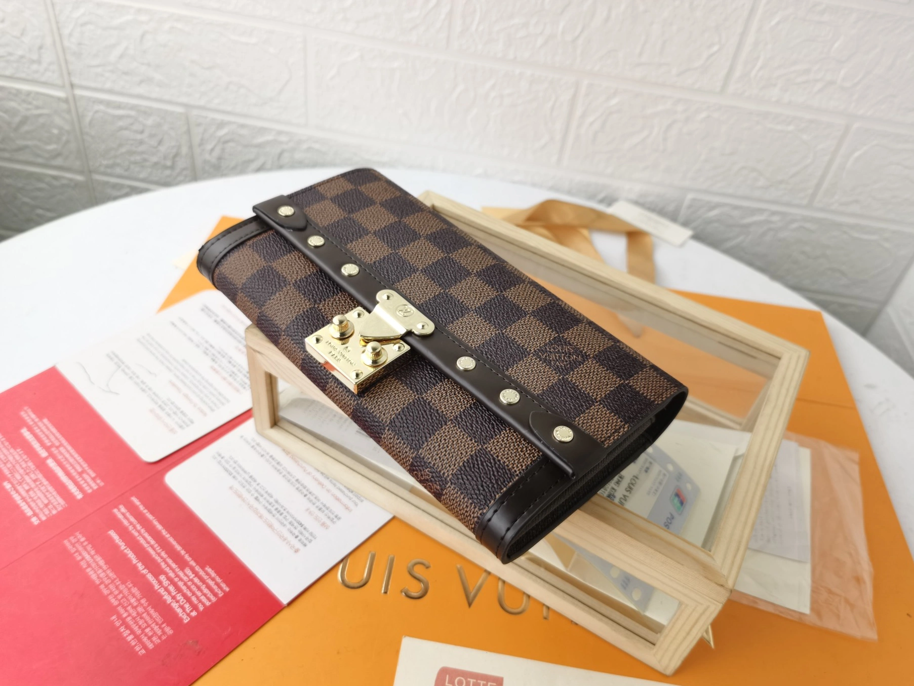 Louis Vuitton LV Card Case For Women Sleek 9205 - Image 3