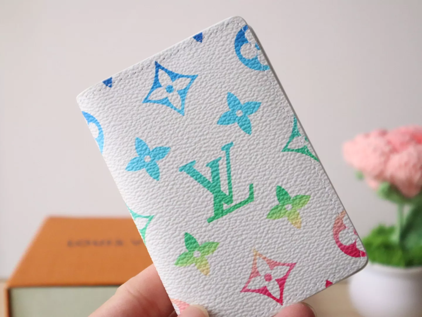 Louis Vuitton LV Card Case For Women WellDesigned 9572 - Image 4