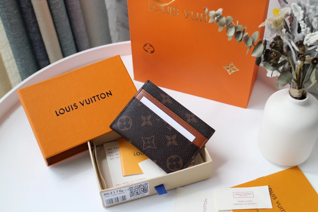 Louis Vuitton LV Card Case Refined 443