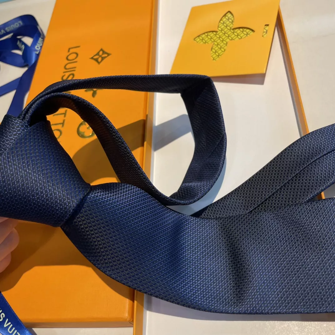 Louis Vuitton LV Necktie Unique 2626