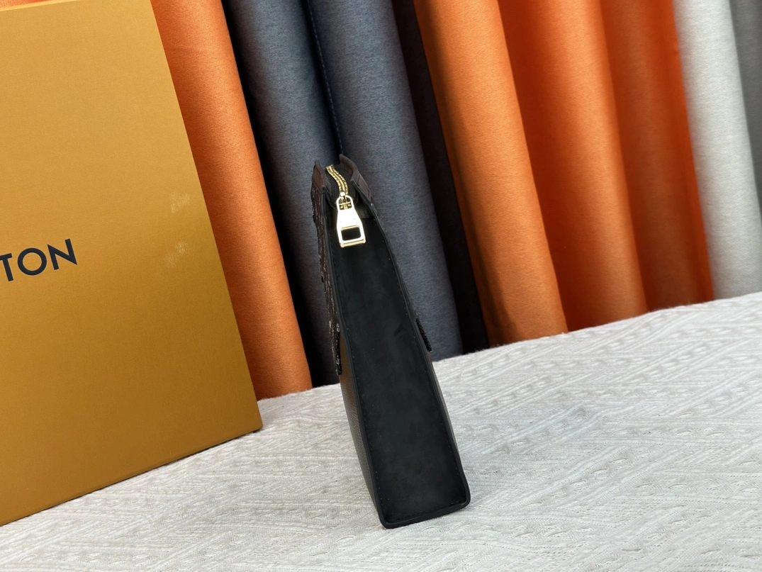 Louis Vuitton LV Wallets For Unisex Unique 6245 - Image 3