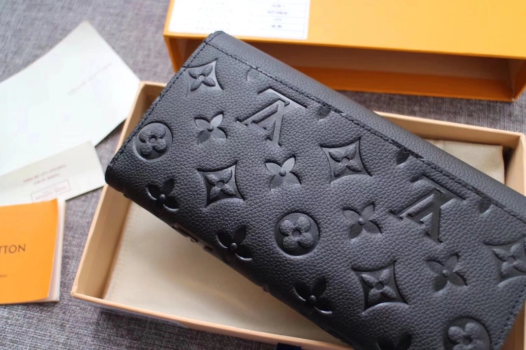 Louis Vuitton LV Wallets For Women DailyWear 2646