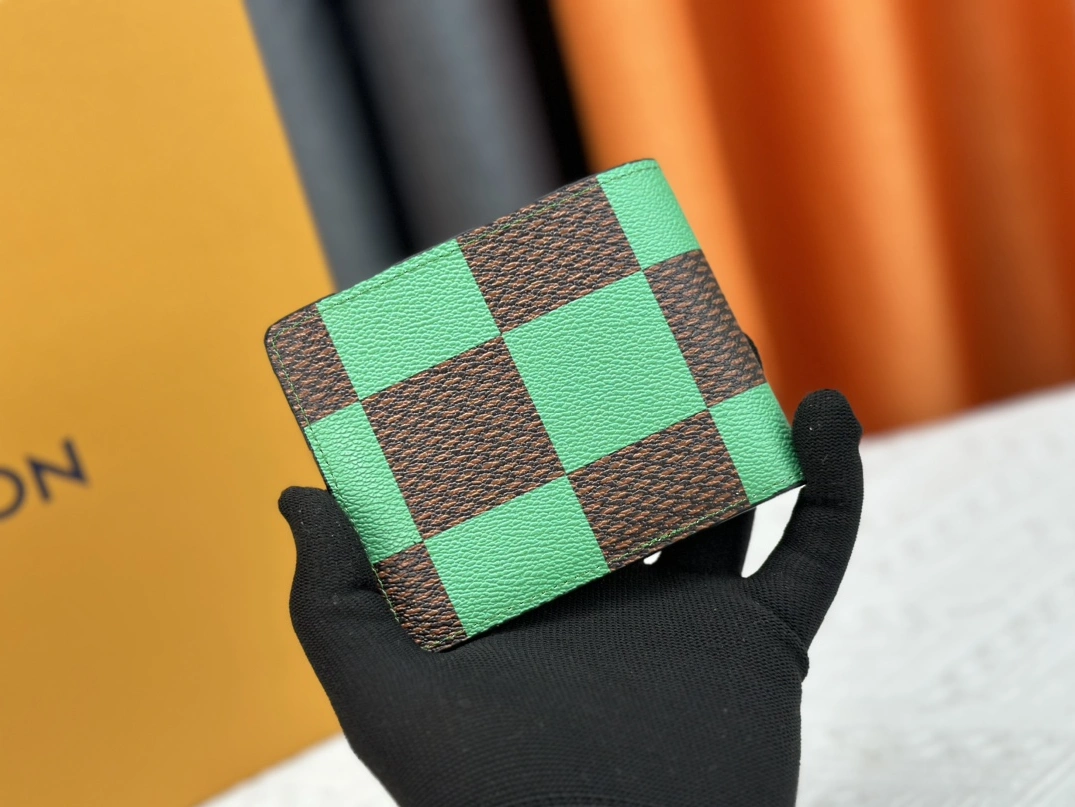 Louis Vuitton LV Wallets Versatile 4125