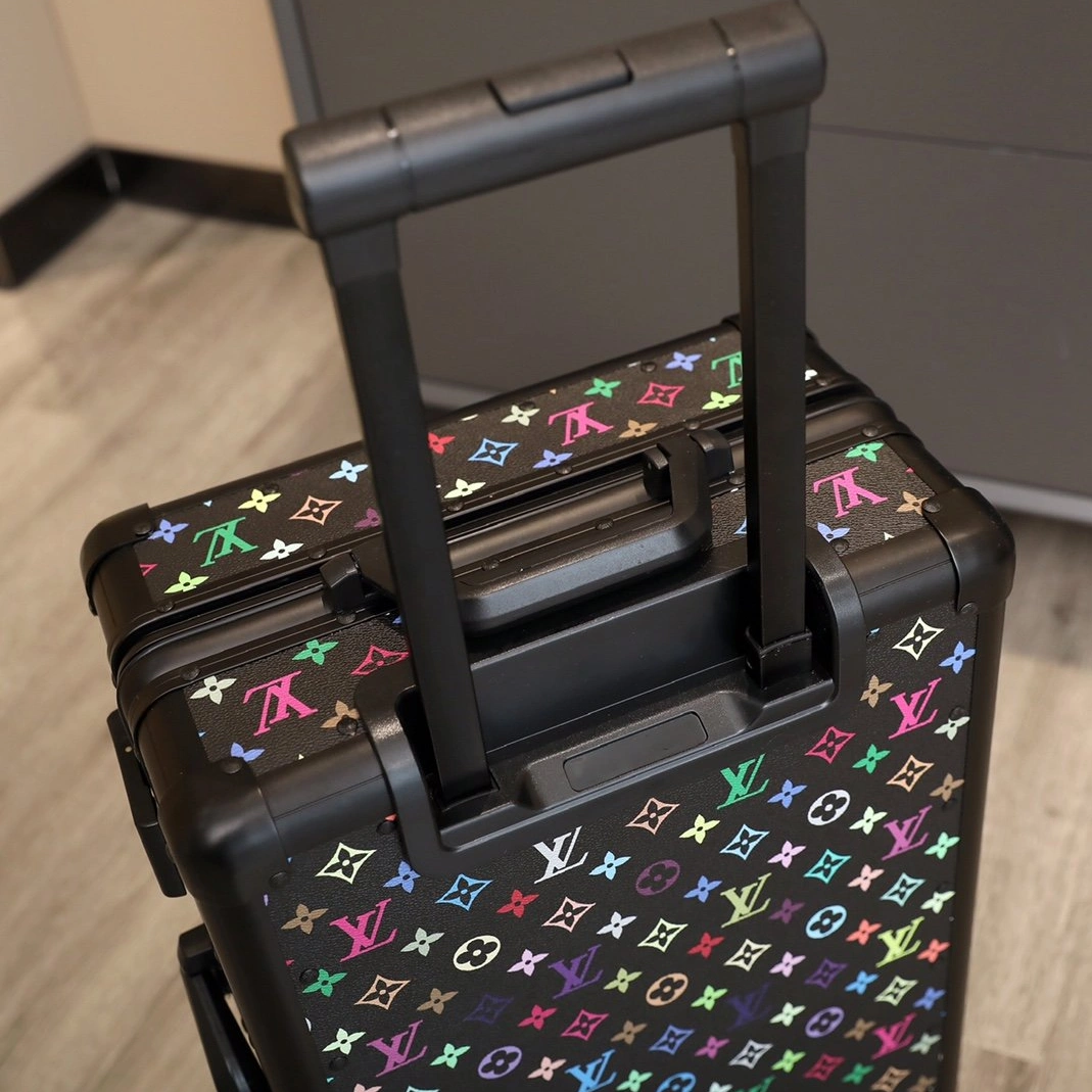 Louis Vuitton Luggage Modern 4481 - Image 4