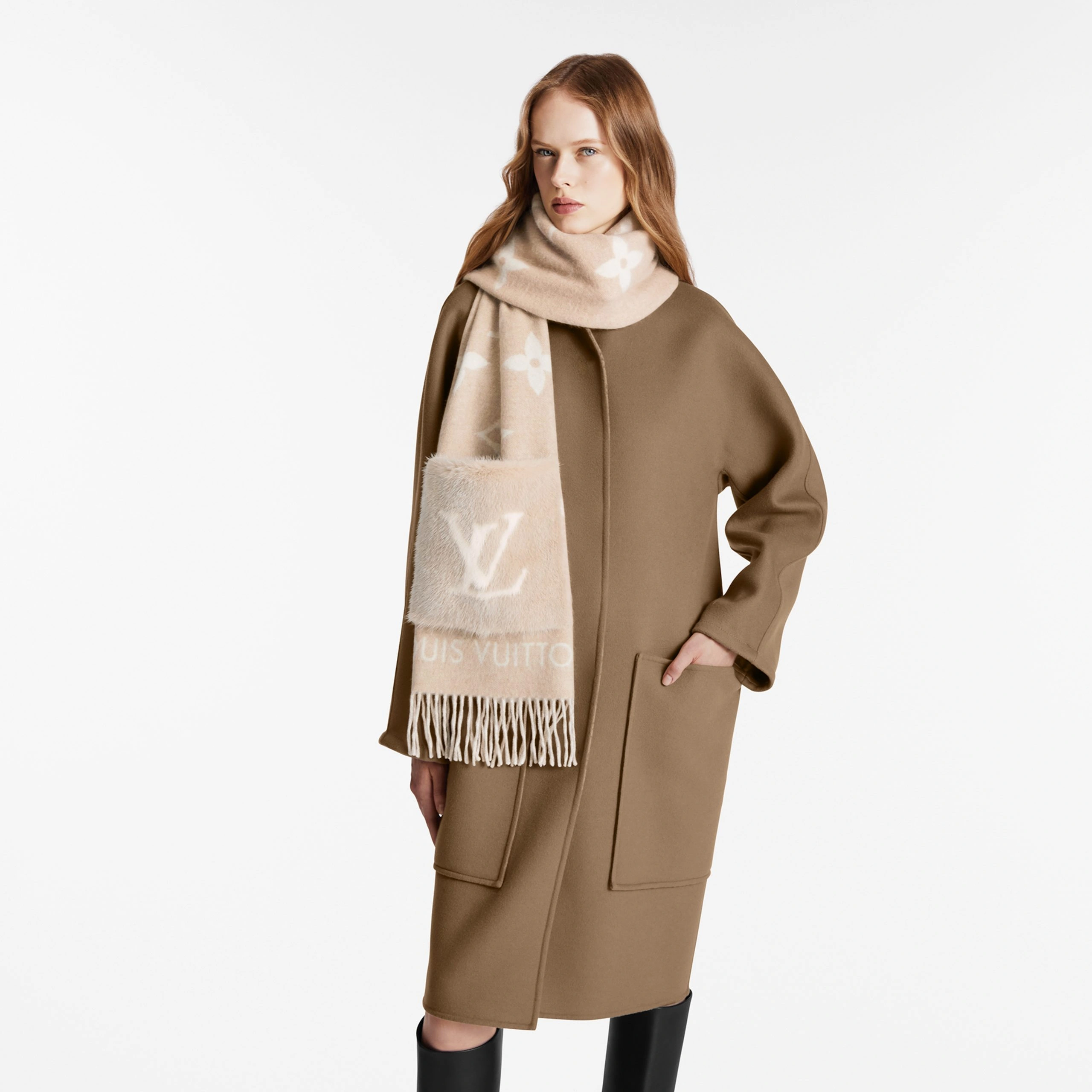 Louis Vuitton M74354 Cold Reykjavik Beige Scarf - Image 5