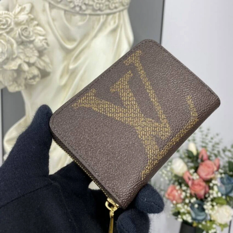Businessc Louis Vuitton Monogram Canvas Zippy Coin Purse - Image 3