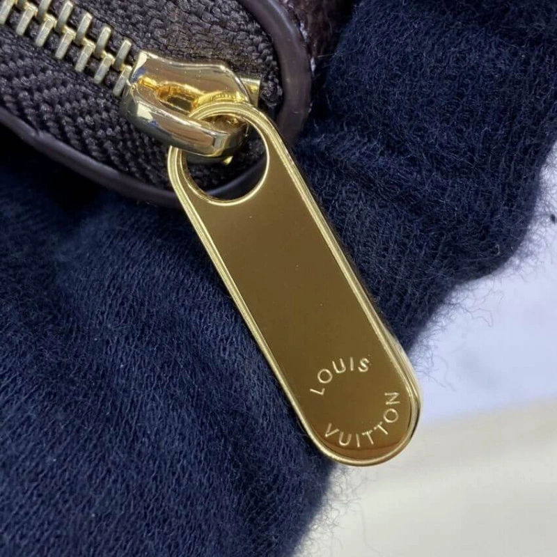 Businessc Louis Vuitton Monogram Canvas Zippy Coin Purse - Image 7