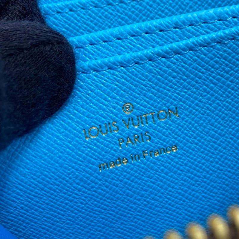 Businessc Louis Vuitton Monogram Canvas Zippy Coin Purse - Image 9