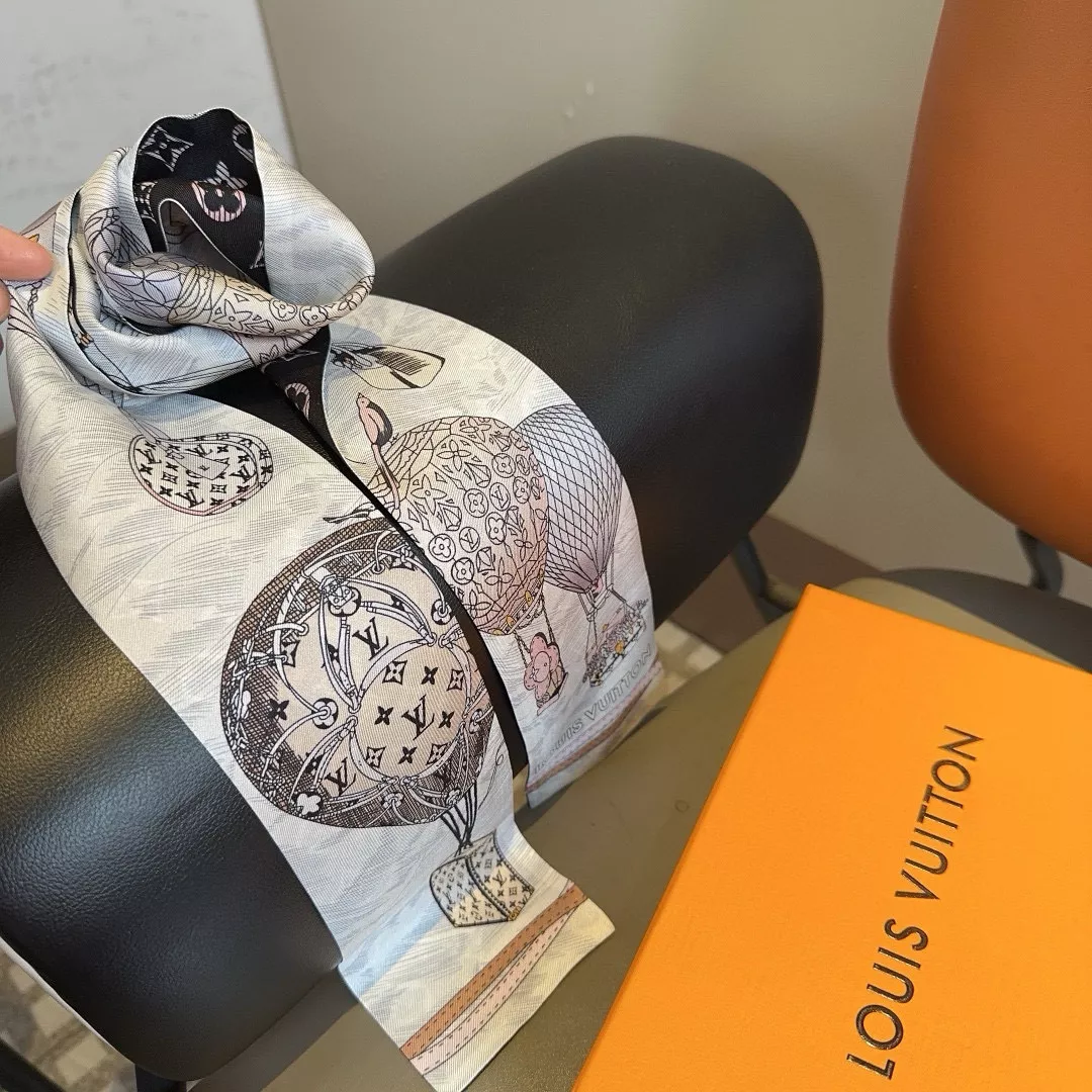 Louis Vuitton Silk Scarf AllSeason 8124