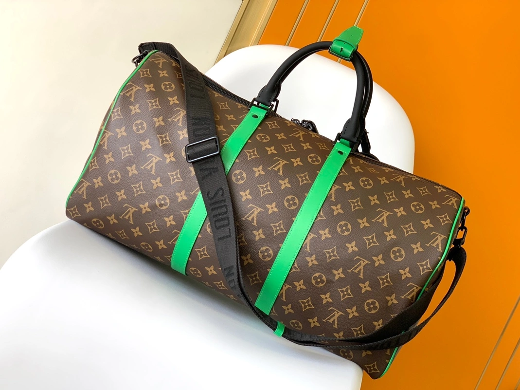 Louis Vuitton Travel Bags Breathable 8757 - Image 3