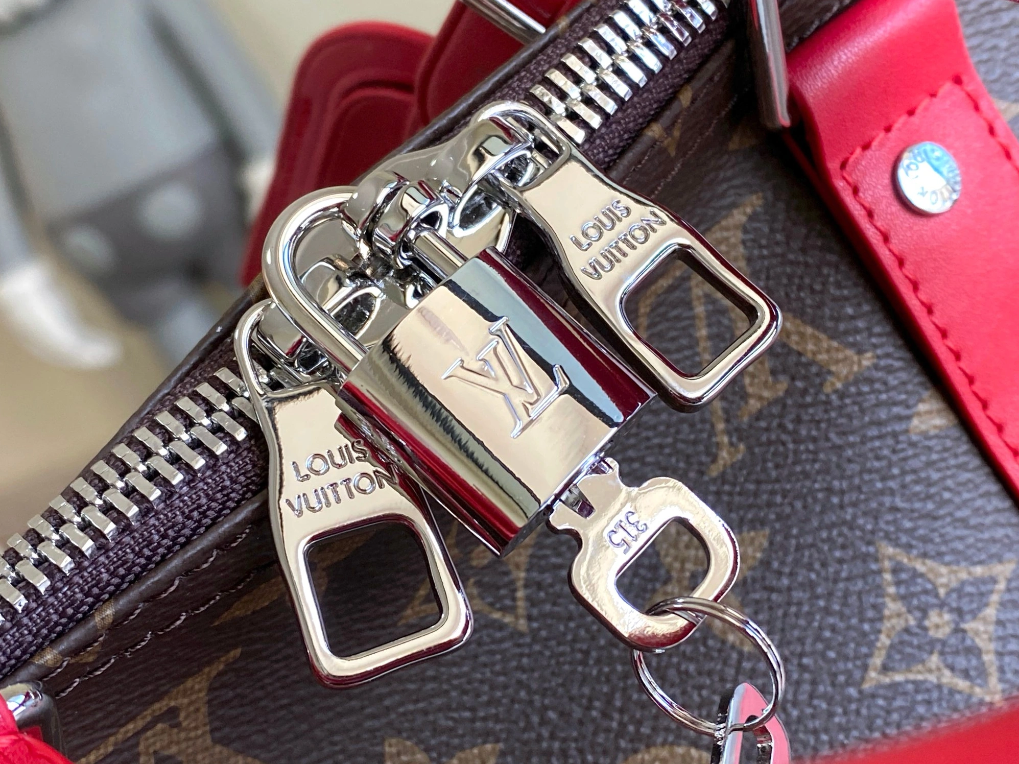 Louis Vuitton Travel Bags Durable 6362 - Image 5