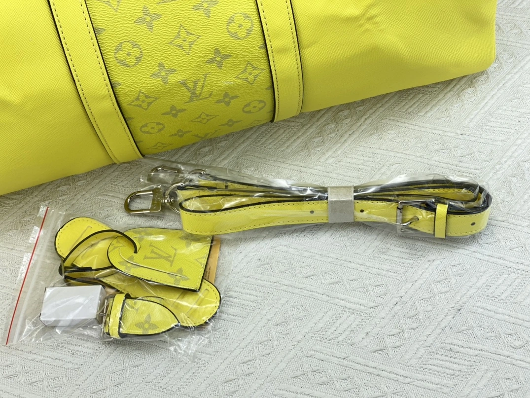 Louis Vuitton Travel Bags For Unisex Compact 710 - Image 5