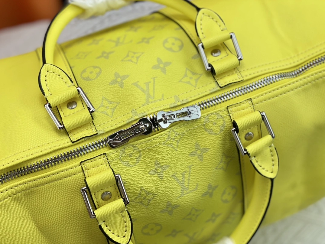 Louis Vuitton Travel Bags For Unisex Compact 710 - Image 6