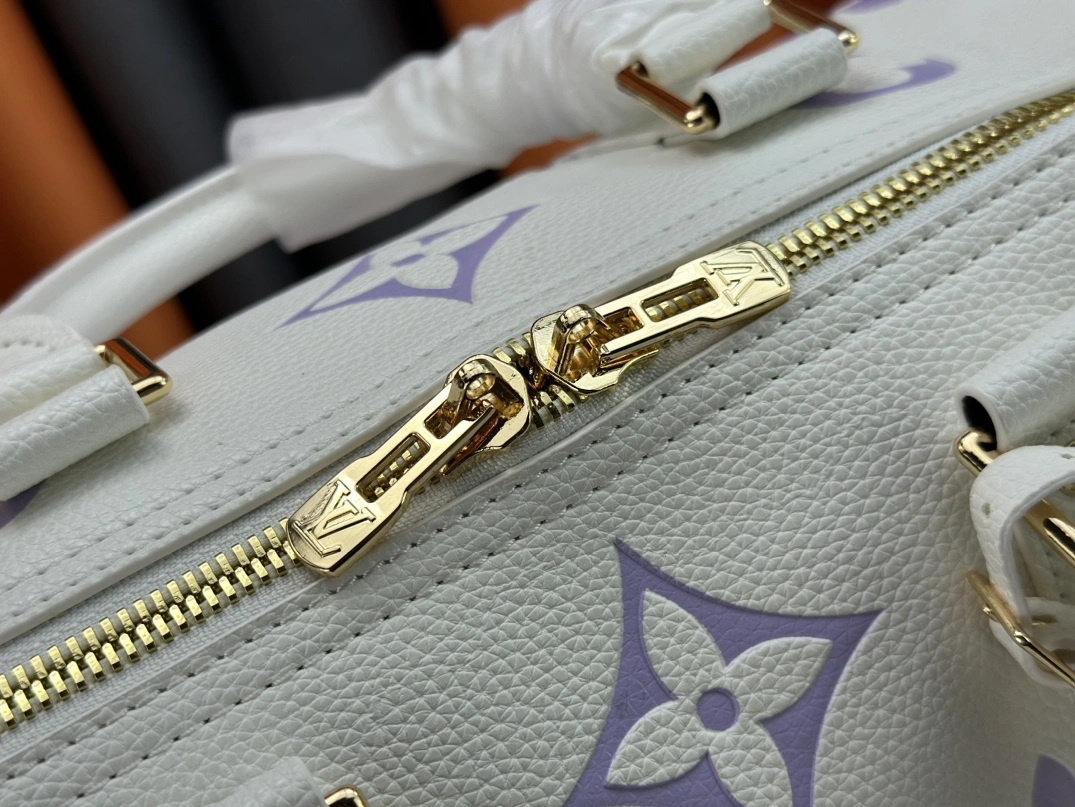 Louis Vuitton Travel Bags Trendsetting 9162 - Image 6