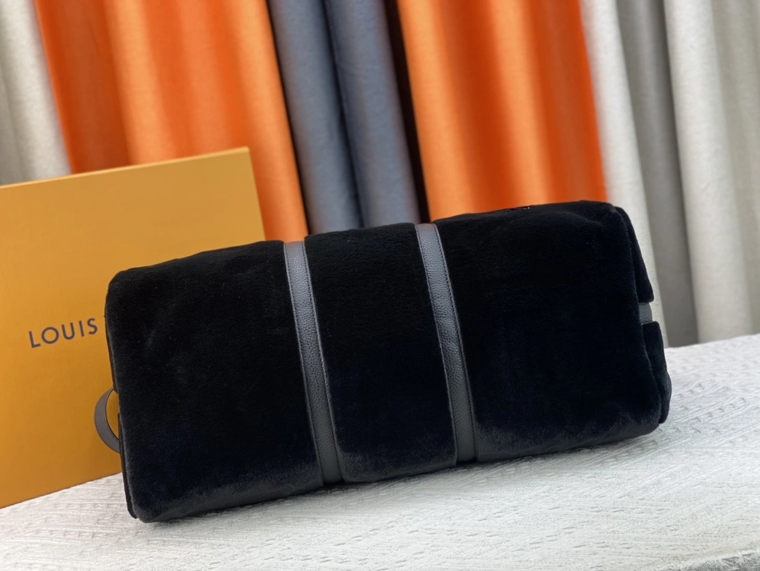 Louis Vuitton Travel Bags Versatile 3206 - Image 5