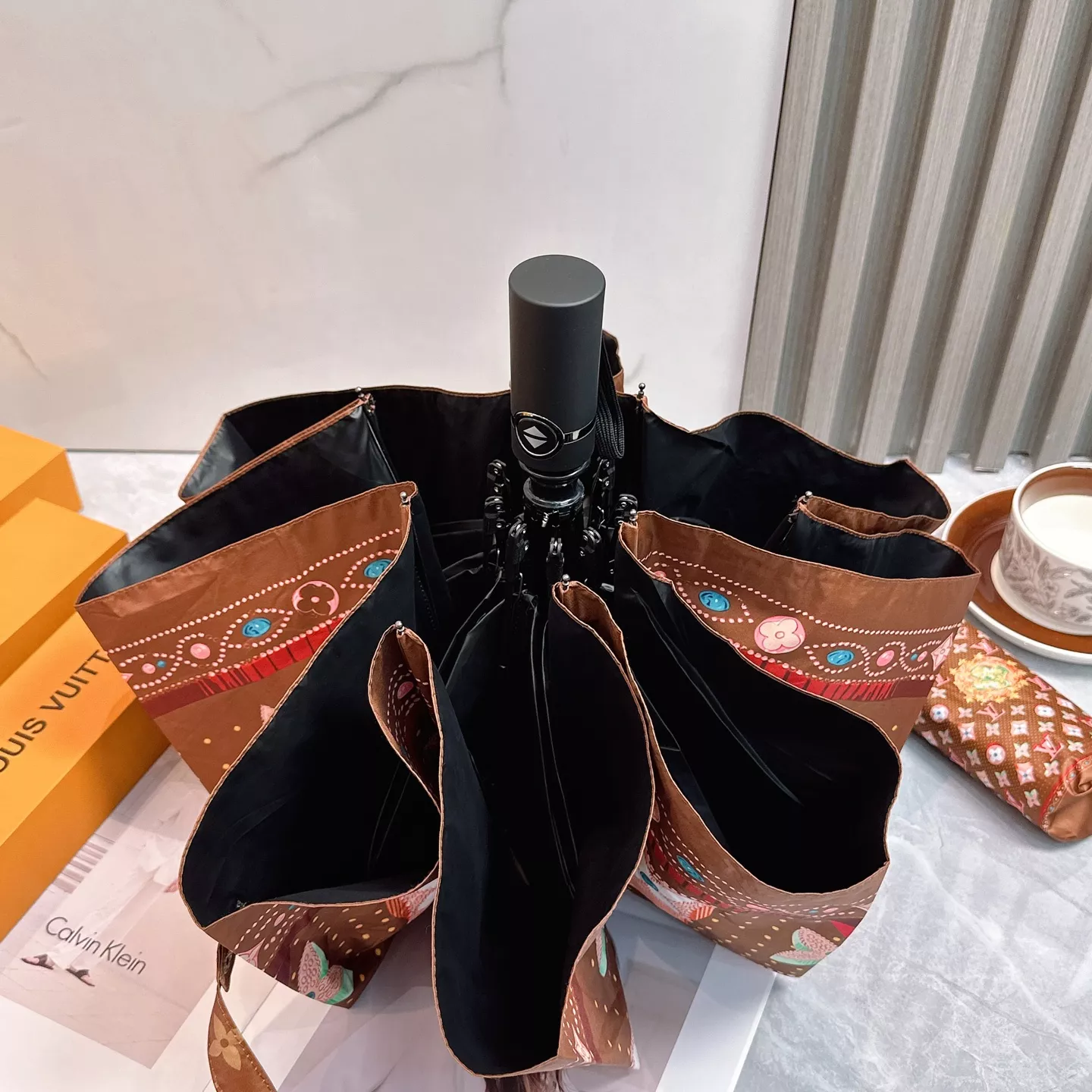 Louis Vuitton Umbrellas Cozy 6422 - Image 5