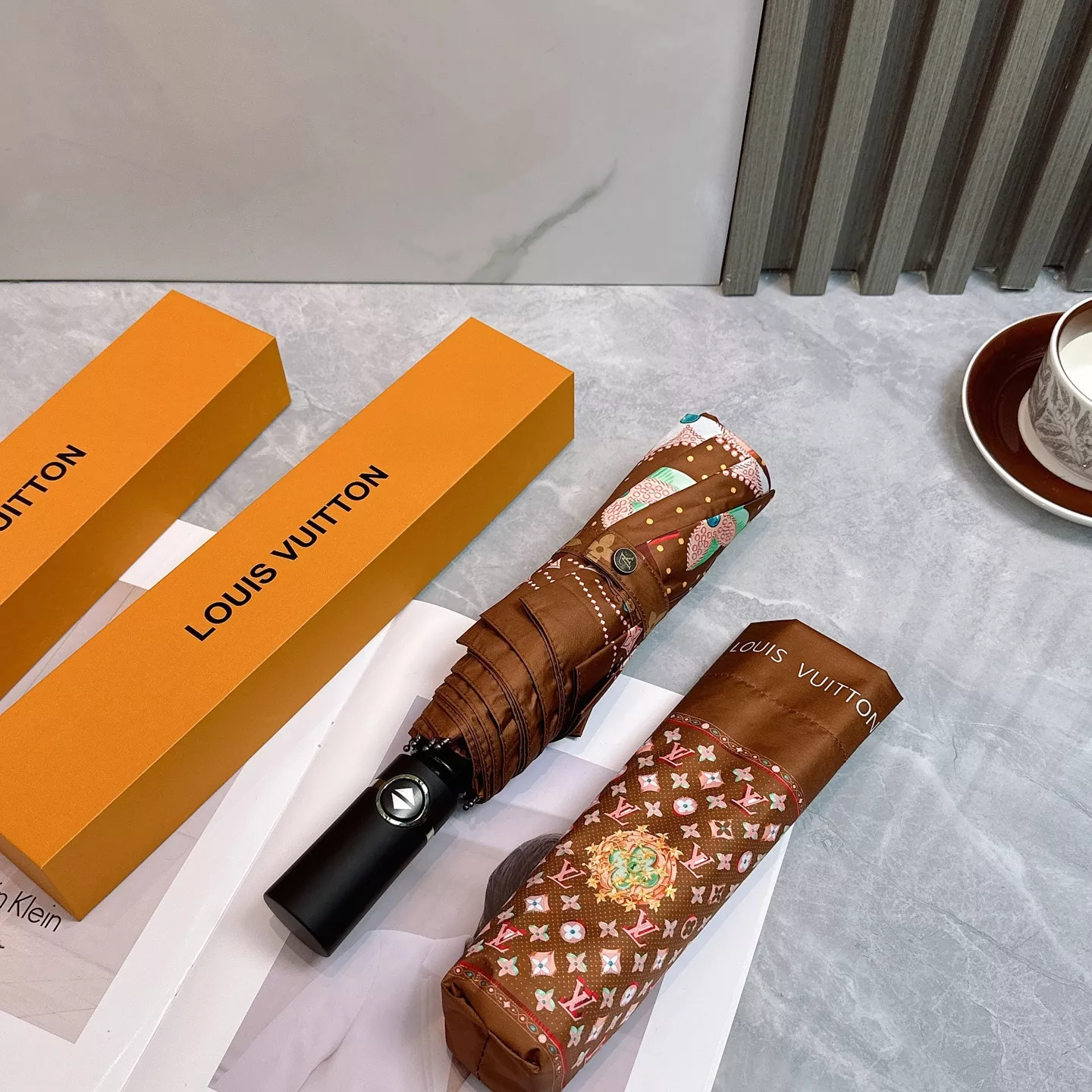 Louis Vuitton Umbrellas Cozy 6422 - Image 6