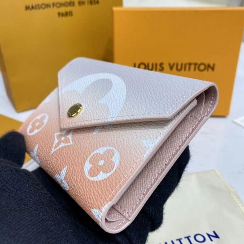 6 credit Louis Vuitton Victorine Wallet Mist Gray - Image 4