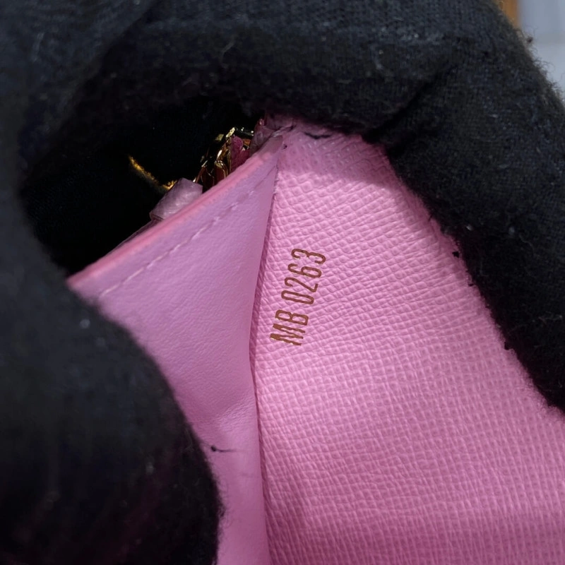 Zipped co Louis Vuitton x Yayoi Kusama Victorine Wallet - Image 7