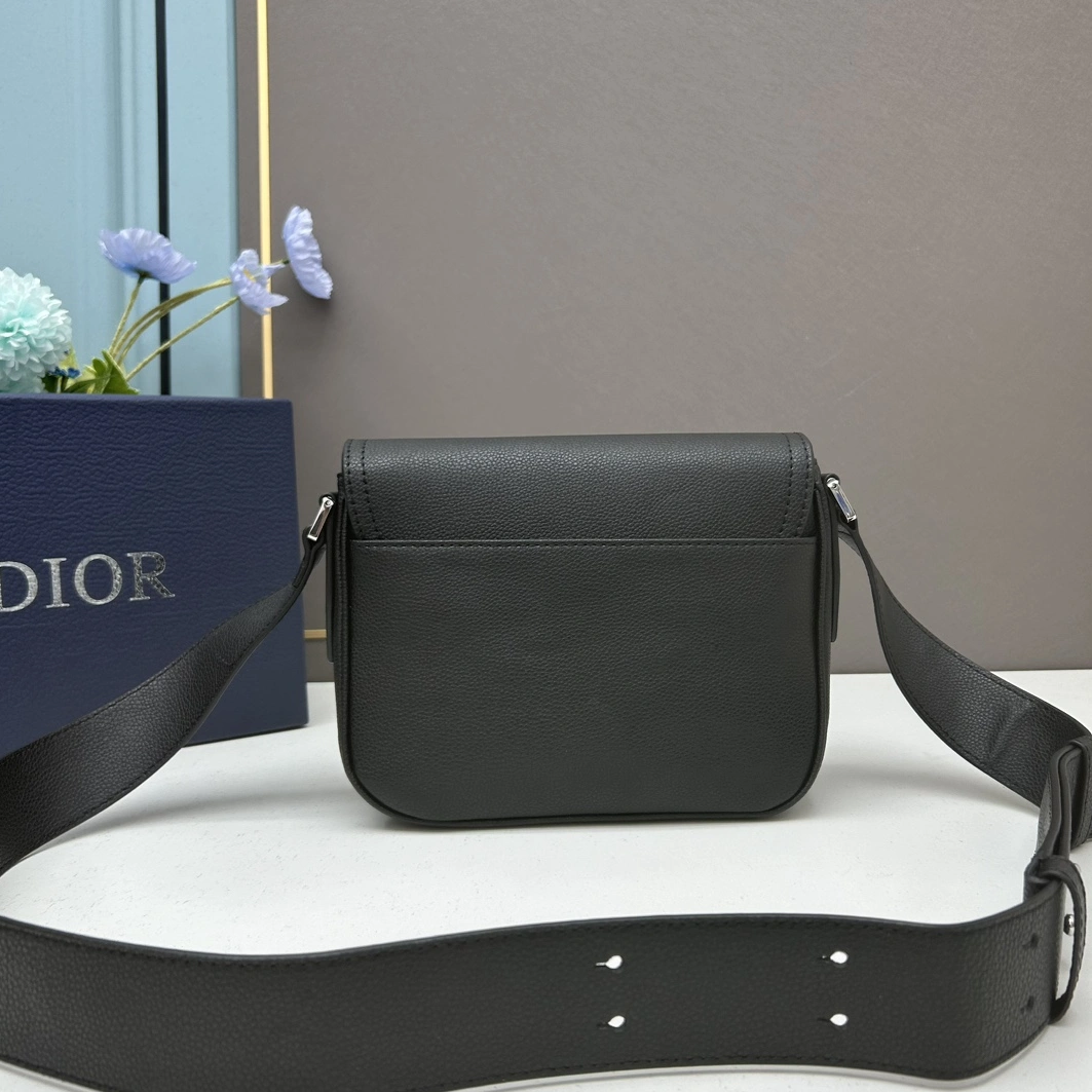 Minimalist 1465 Christian Dior AAA Man Messenger Bags - Image 3