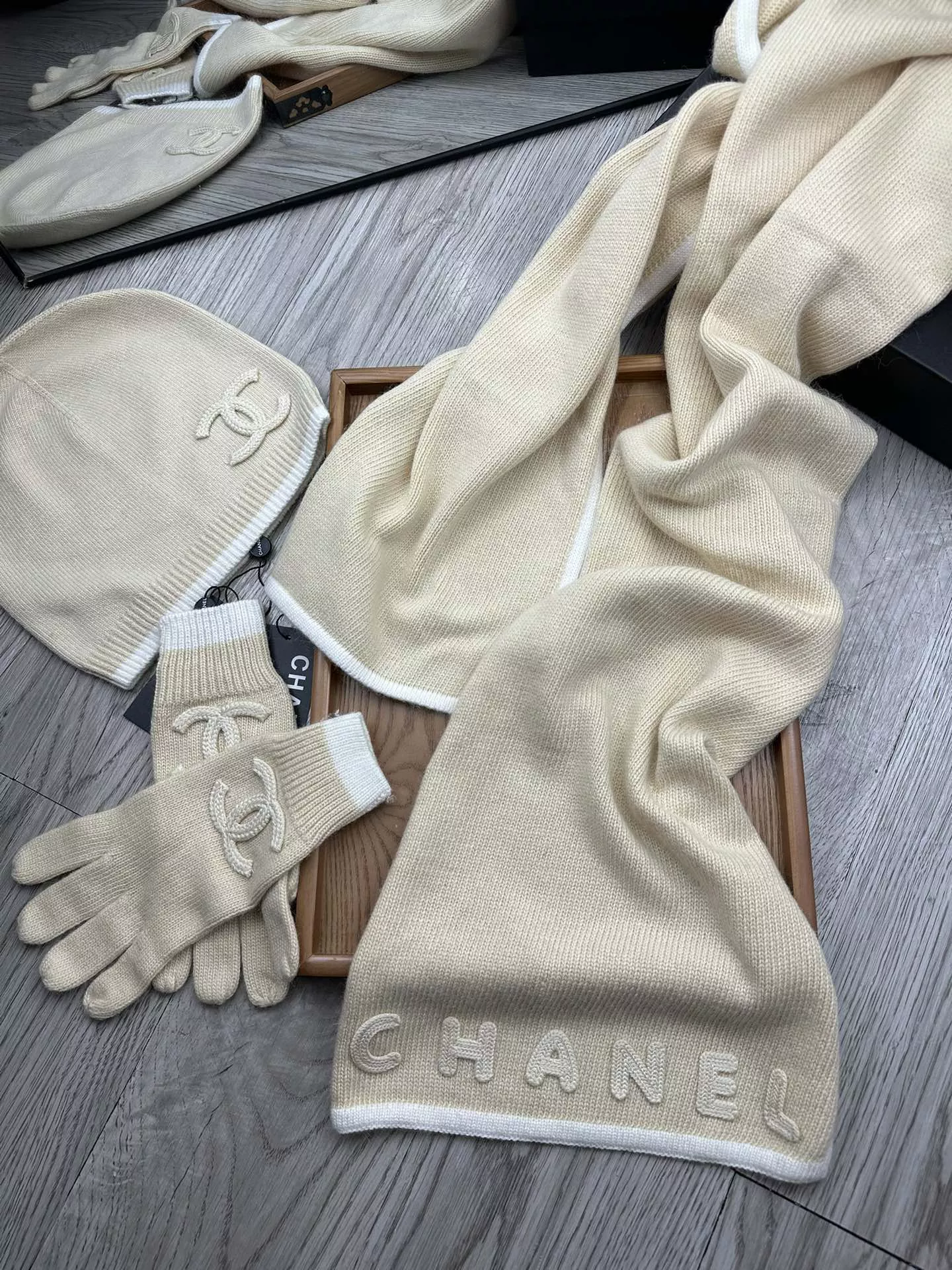 Minimalist 1707 Chanel Hat and Scarf and Glove Set - Image 5