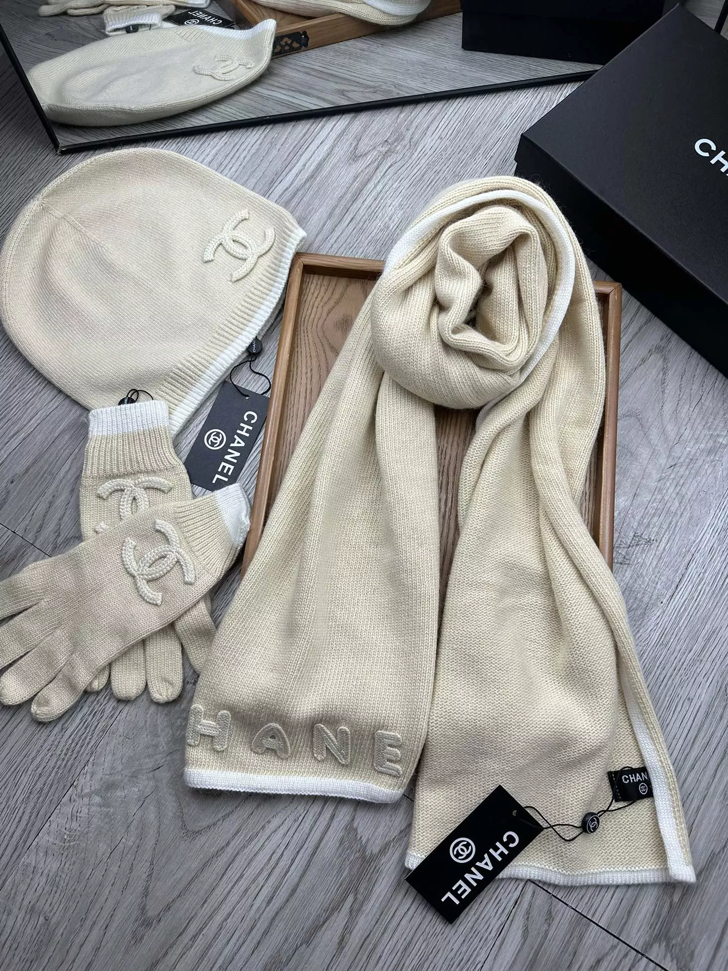 Minimalist 1707 Chanel Hat and Scarf and Glove Set - Image 6