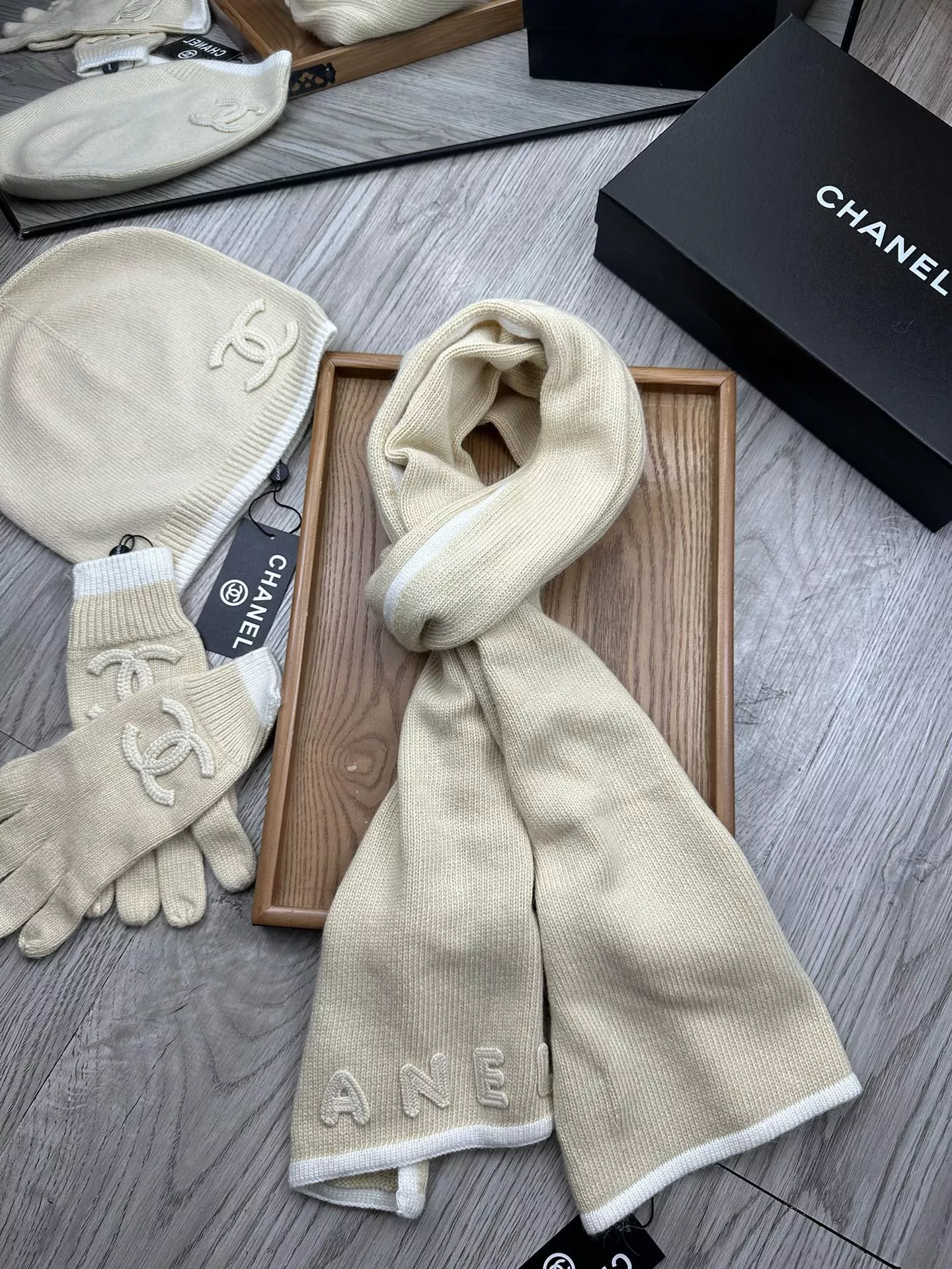 Minimalist 1707 Chanel Hat and Scarf and Glove Set - Image 7