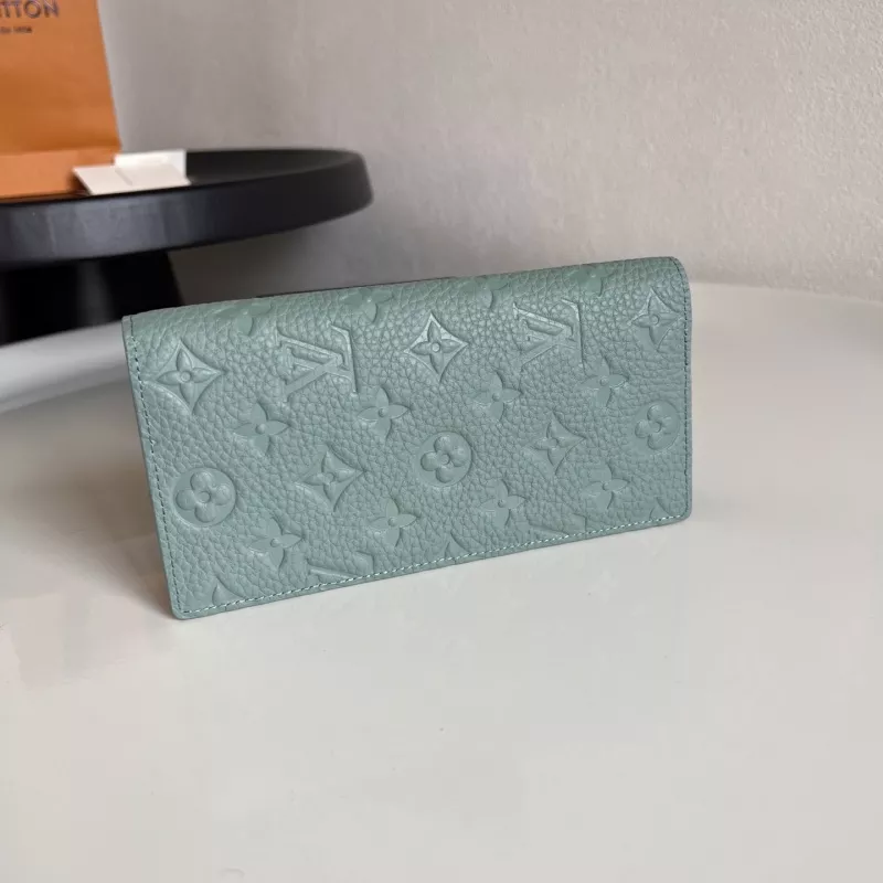 Minimalist 2615 Louis Vuitton AAA Quality Card Case - Image 3