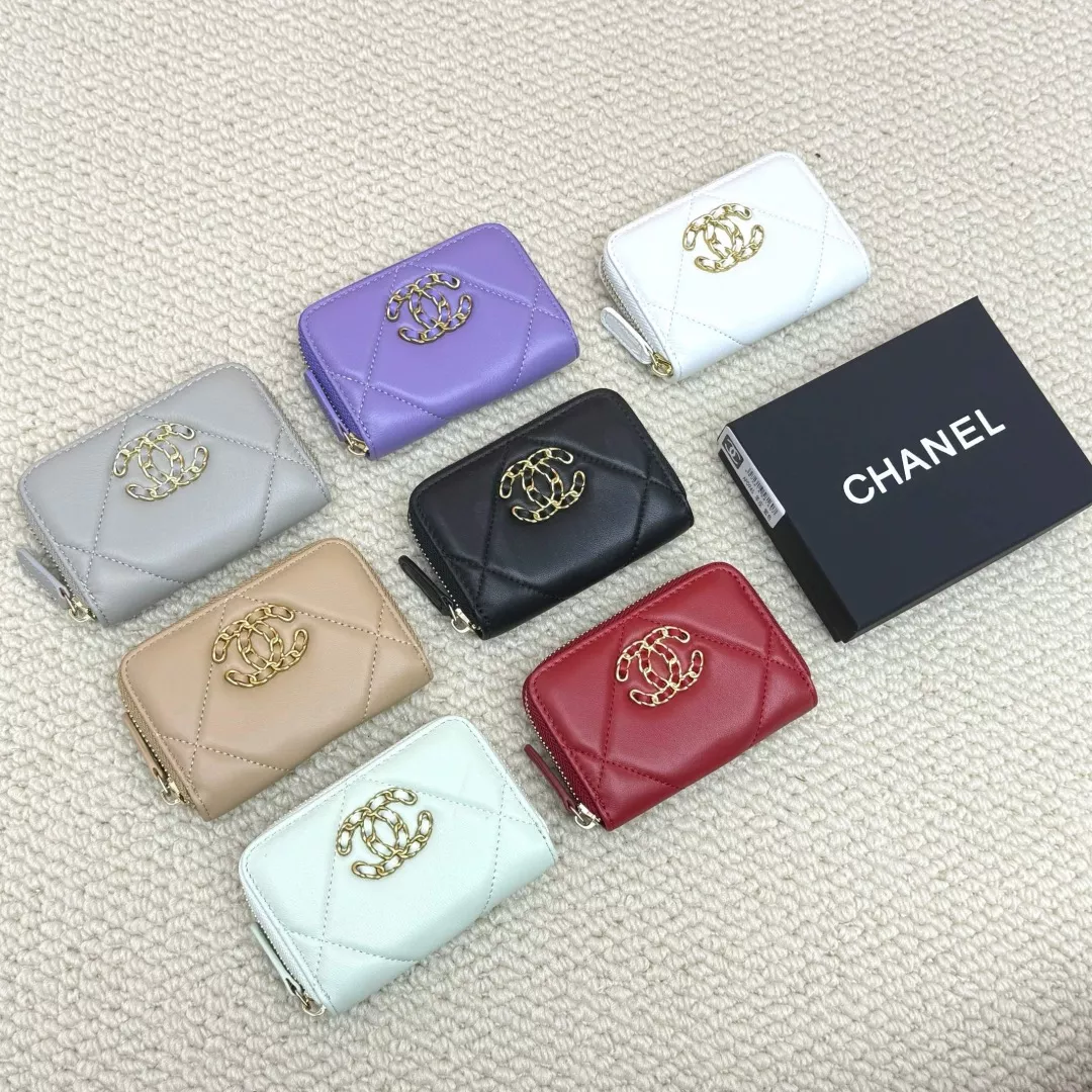 Minimalist 2776 Chanel Card Case - Image 7