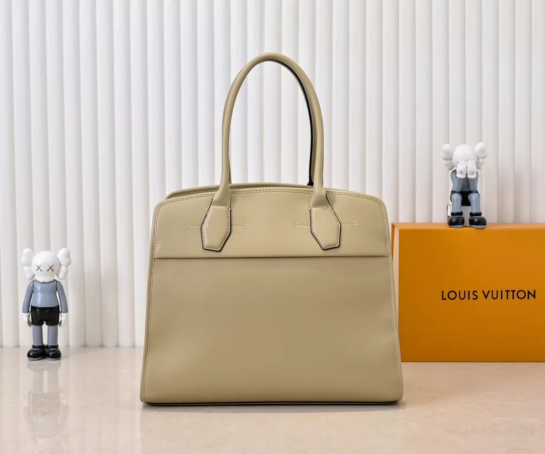 Minimalist 2777 Louis Vuitton AAA Quality Handbags For Women - Image 3