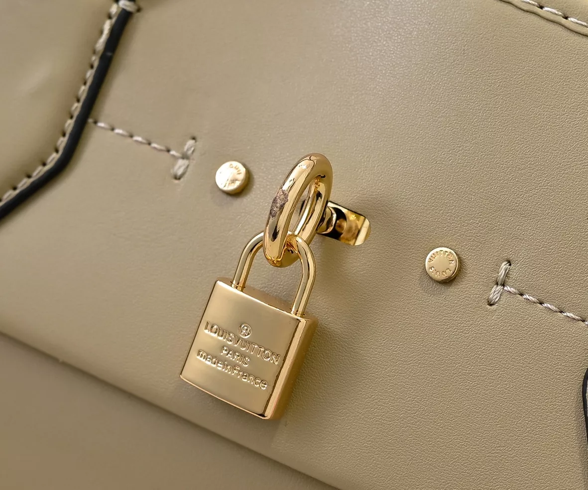 Minimalist 2777 Louis Vuitton AAA Quality Handbags For Women - Image 6