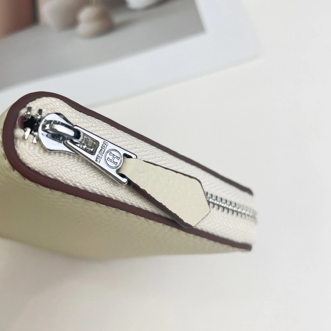 Minimalist 3129 Hermes Card Case For Women - Image 4