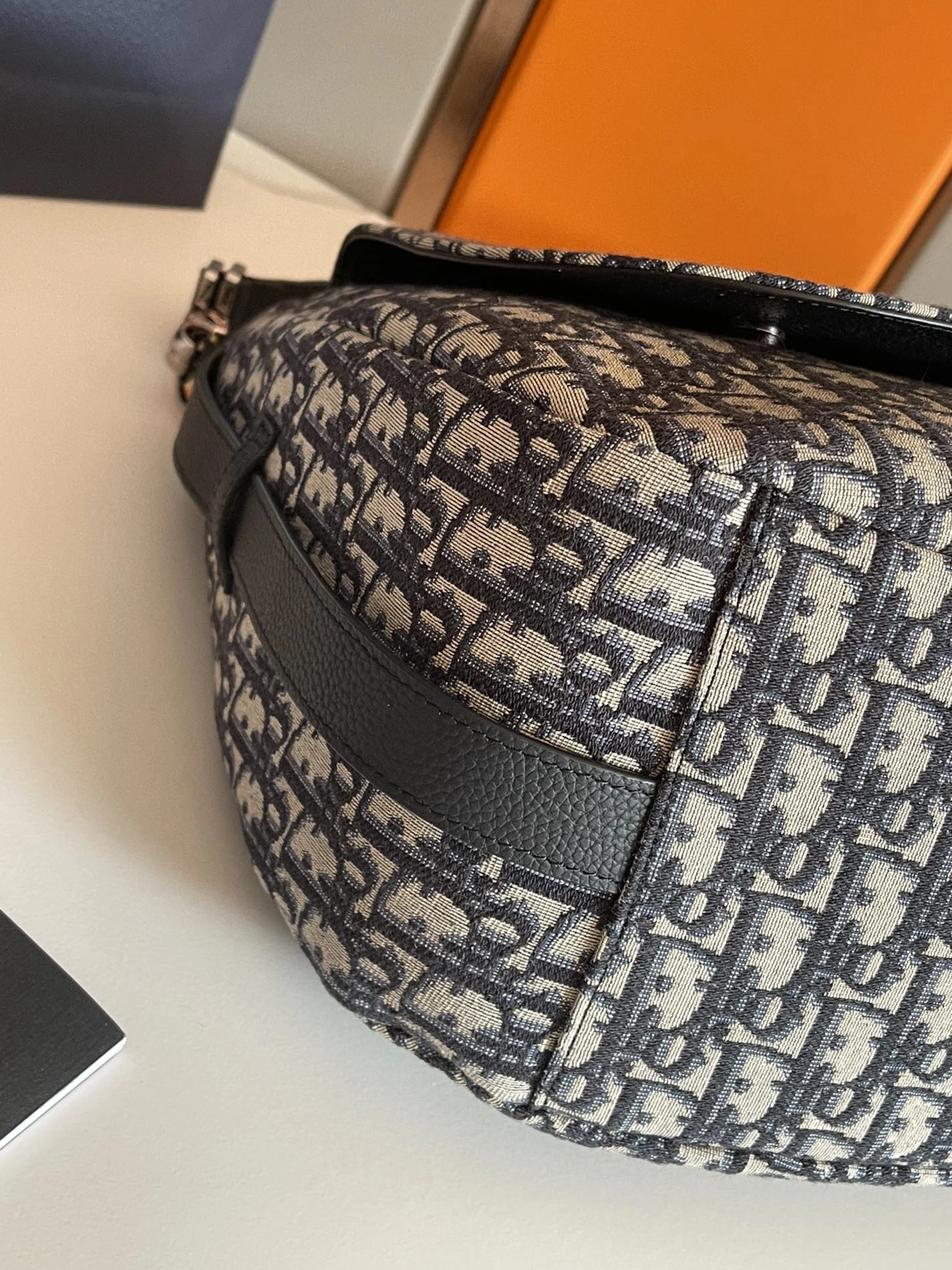 Minimalist 5246 Christian Dior AAA Man Messenger Bags - Image 5