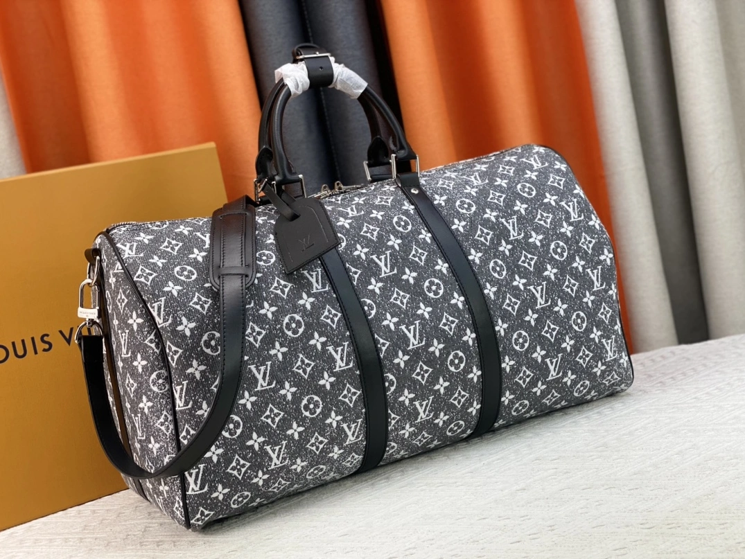 Minimalist 5820 Louis Vuitton Travel Bags