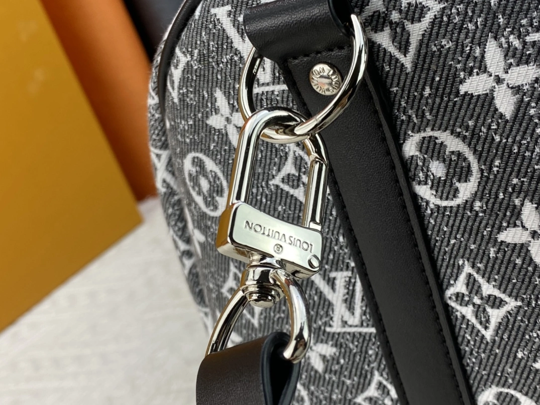 Minimalist 5820 Louis Vuitton Travel Bags - Image 7