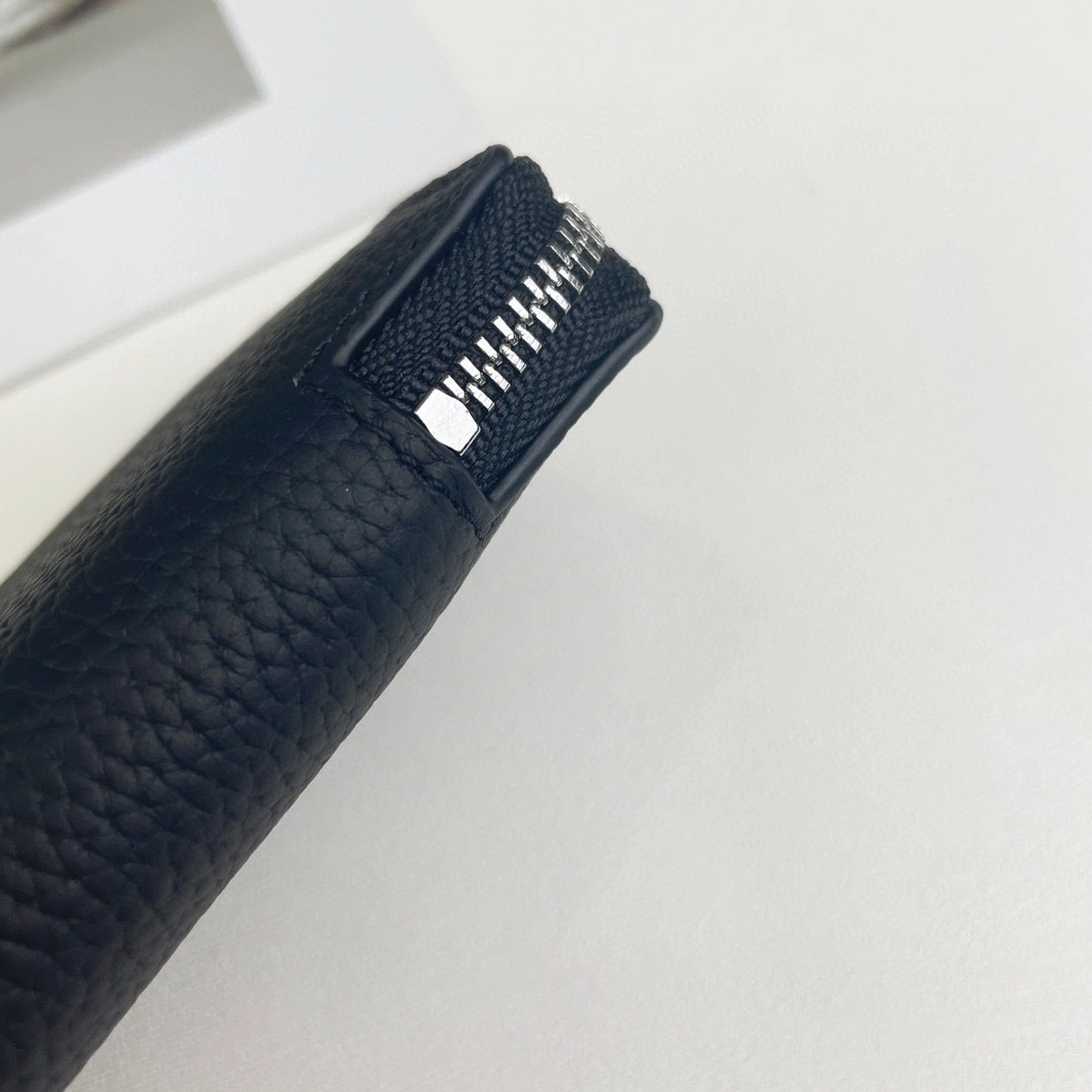 Minimalist 9126 Hermes Card Case For Women - Image 3