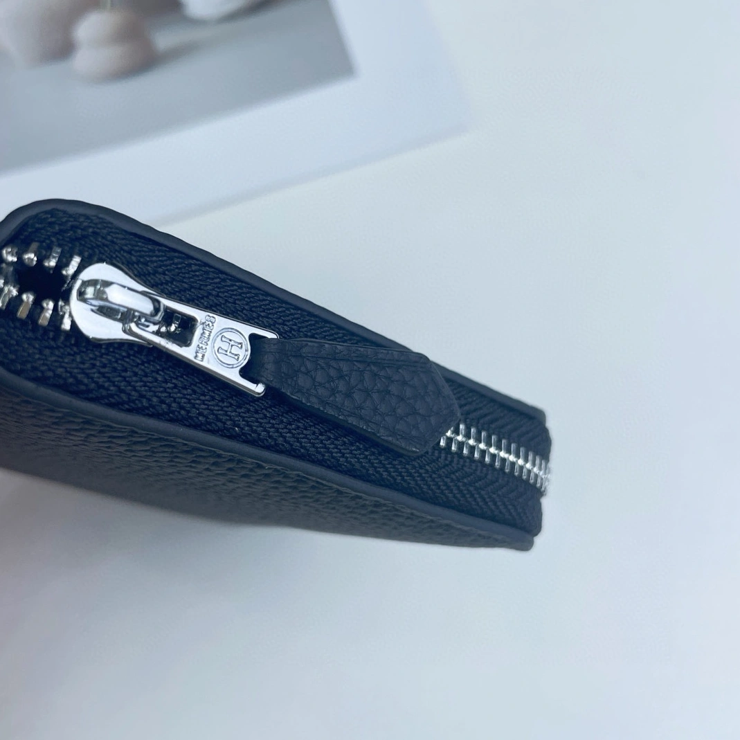 Minimalist 9126 Hermes Card Case For Women - Image 4