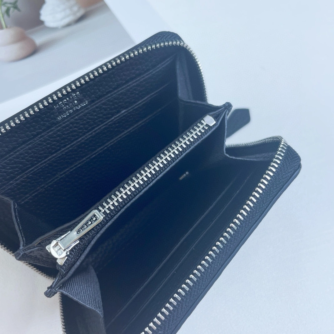 Minimalist 9126 Hermes Card Case For Women - Image 5