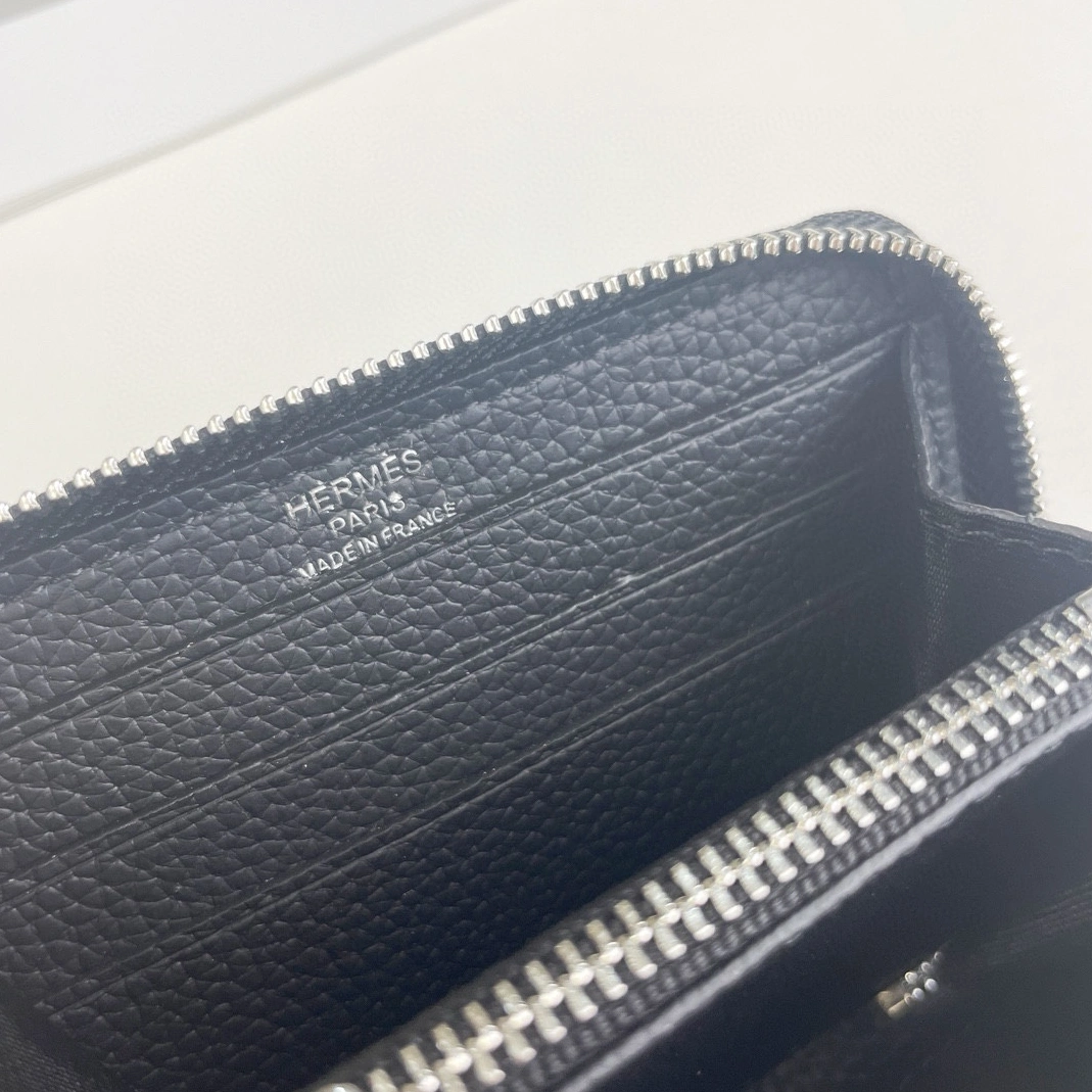 Minimalist 9126 Hermes Card Case For Women - Image 6