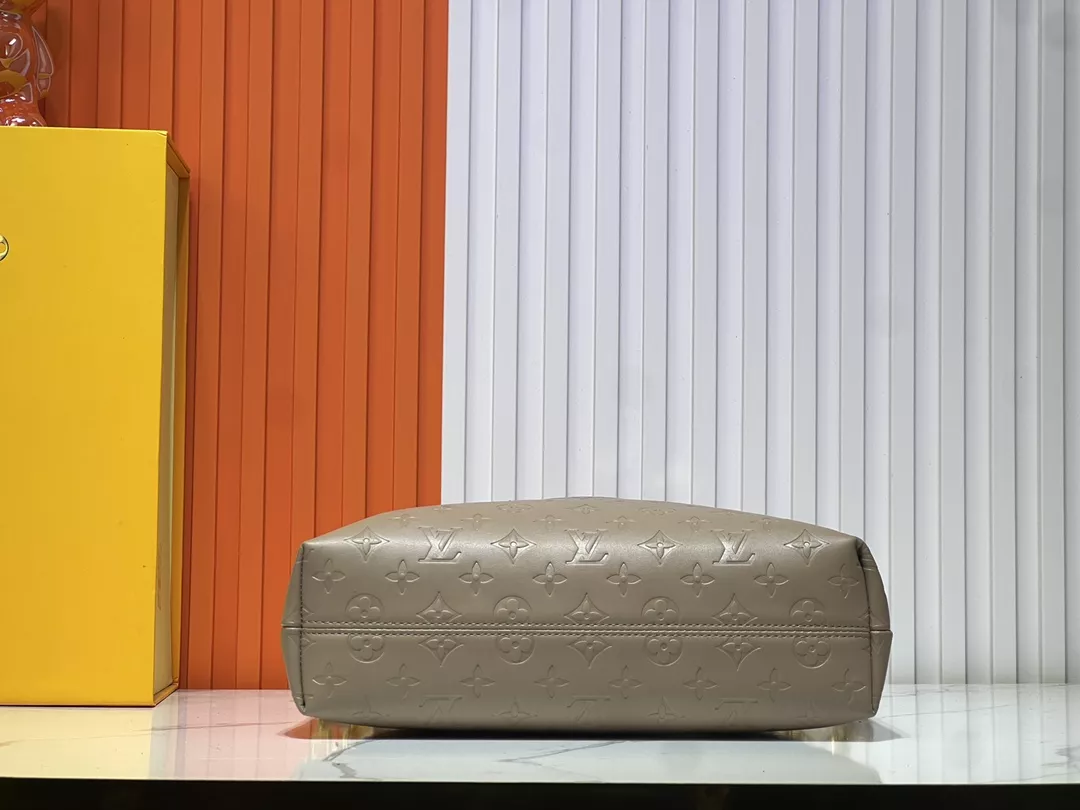 Modern 6775 Louis Vuitton AAA Quality Messenger Bags For Women - Image 6