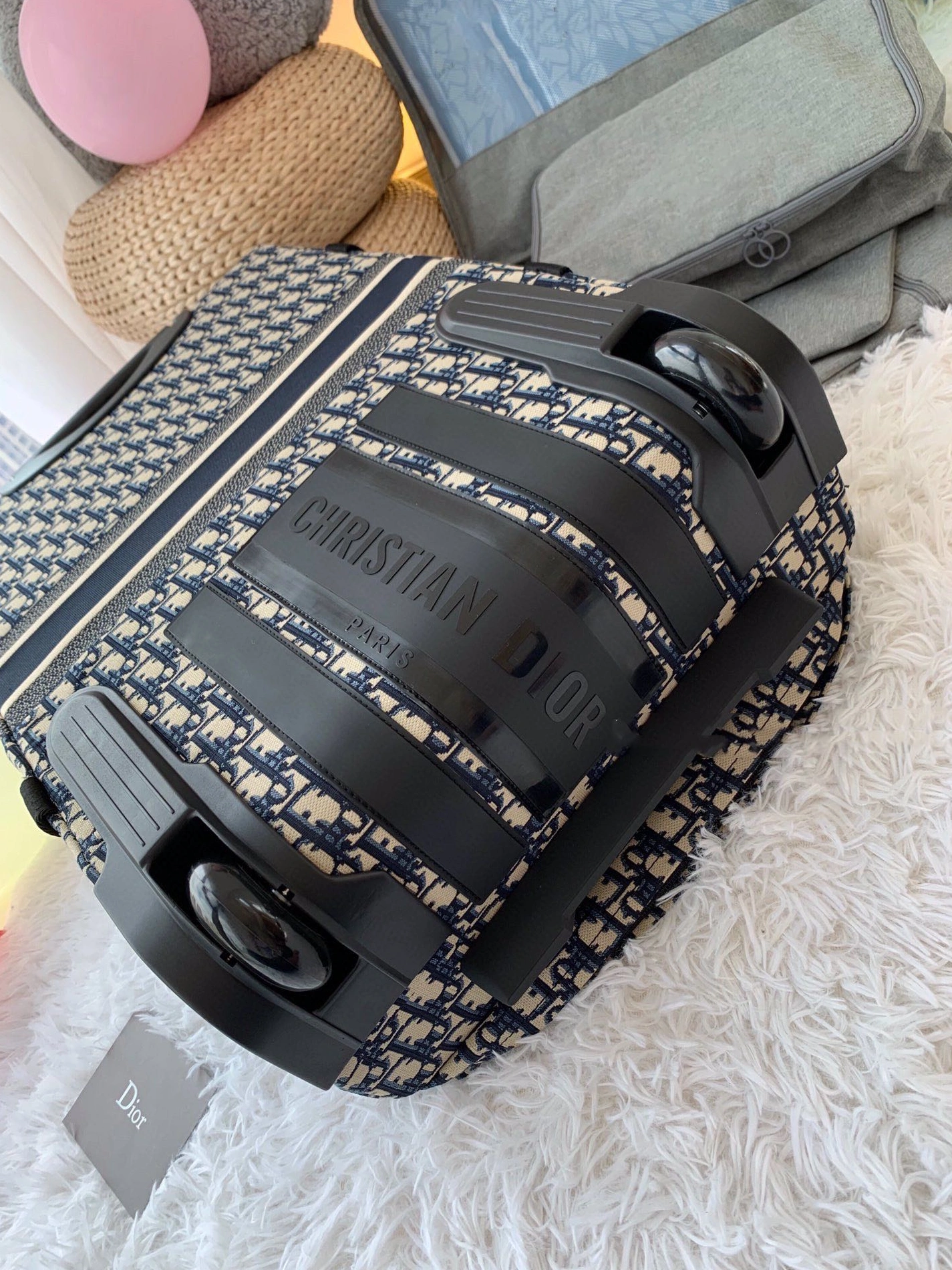 ModernLook 739 Christian Dior Luggage and Duffle - Image 5