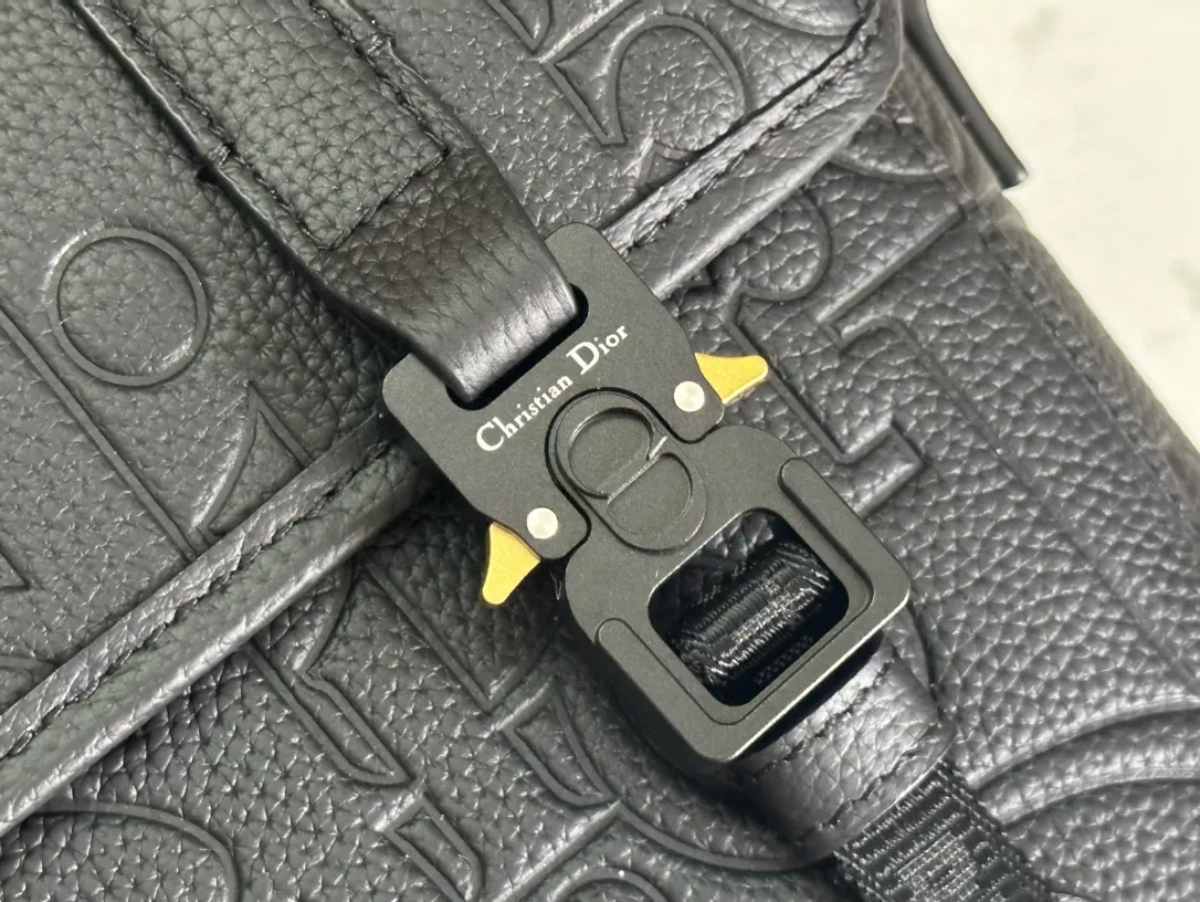 NewStyle 391 Christian Dior AAA Man Messenger Bags - Image 5