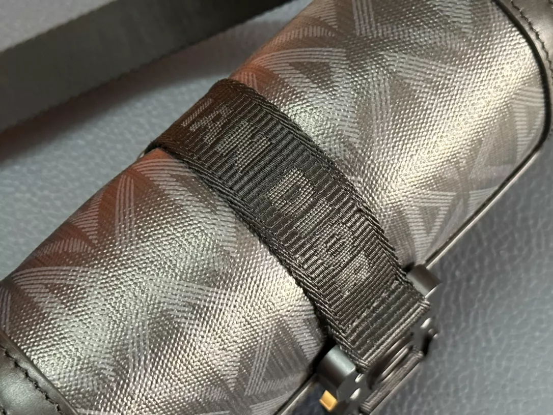 NewStyle 7946 Christian Dior AAA Man Messenger Bags - Image 7