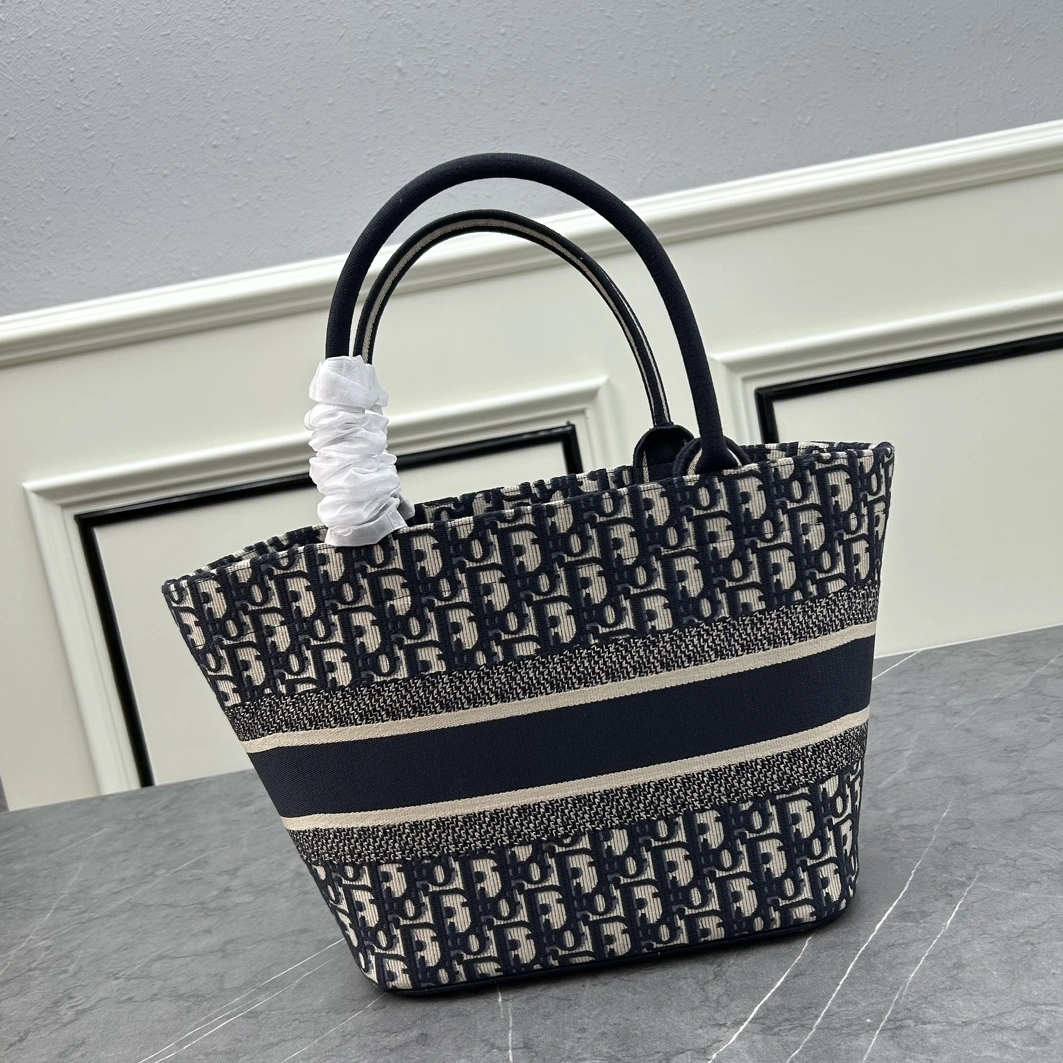 Popular 2671 Christian Dior AAA Handbags For Women - Image 3