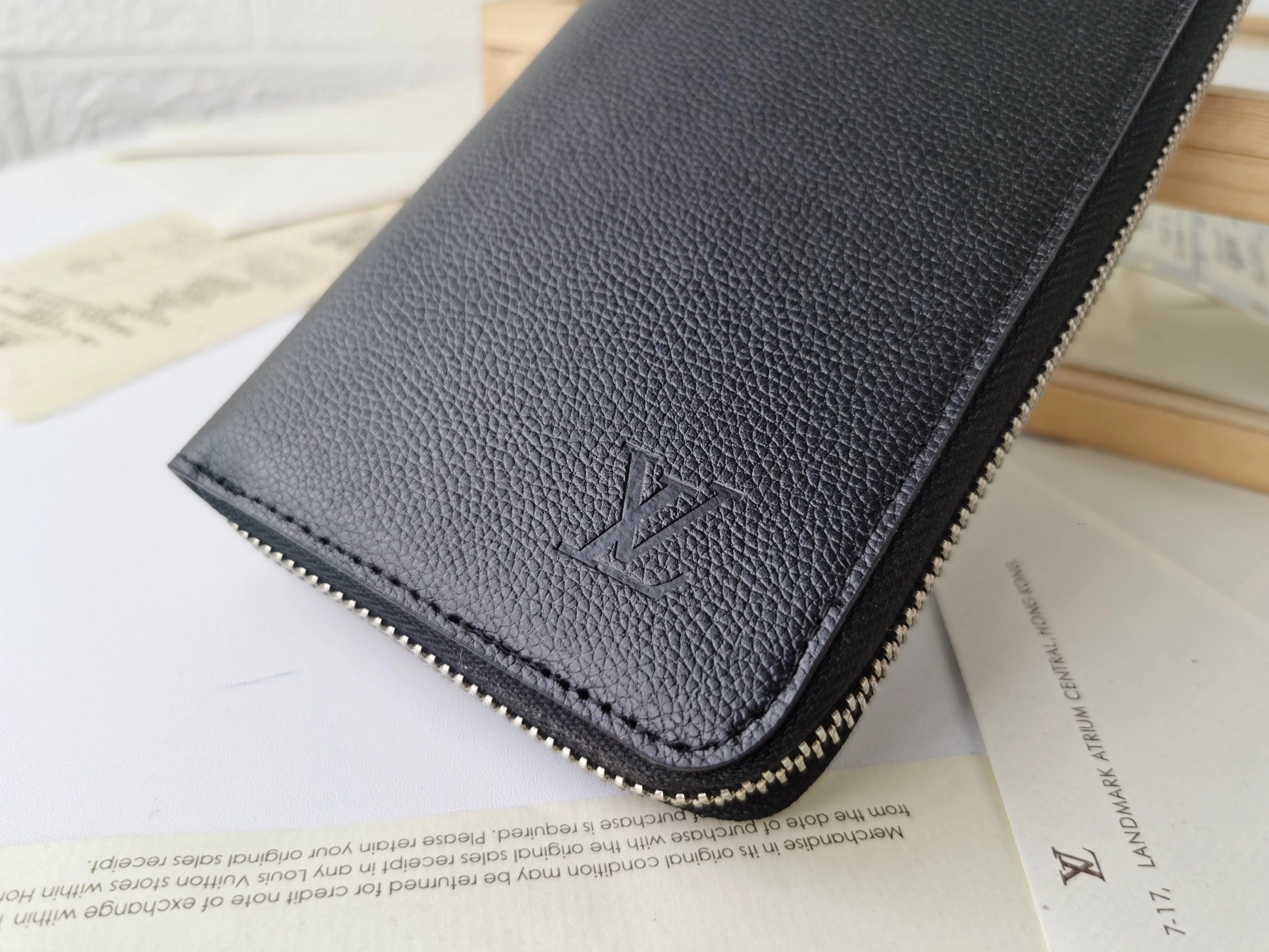 Popular 5829 Louis Vuitton LV Card Case For Unisex - Image 5