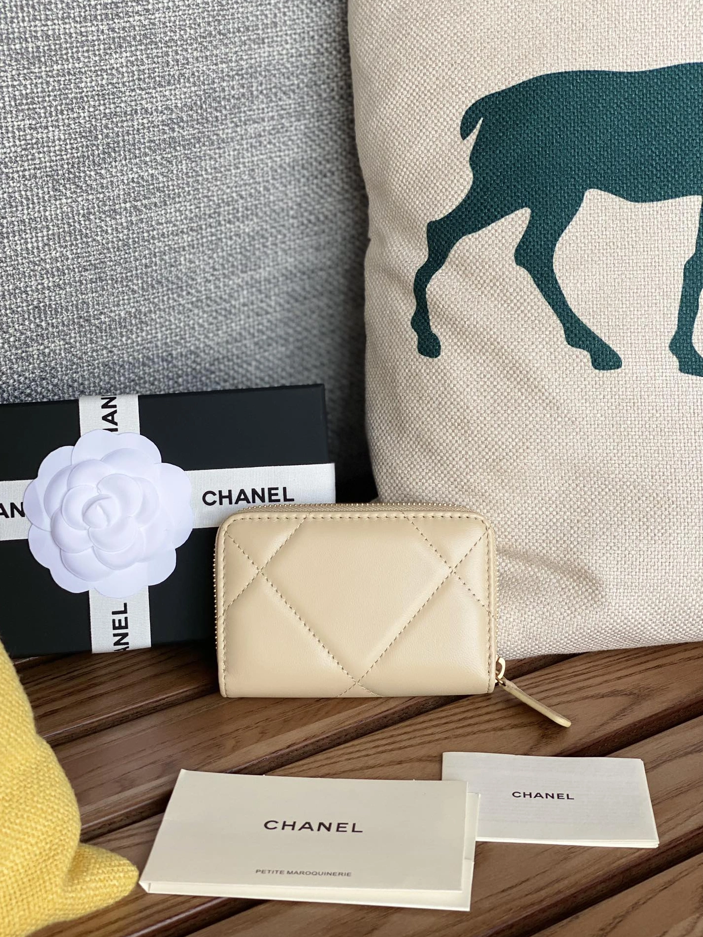 Popular 645 Chanel Wallets