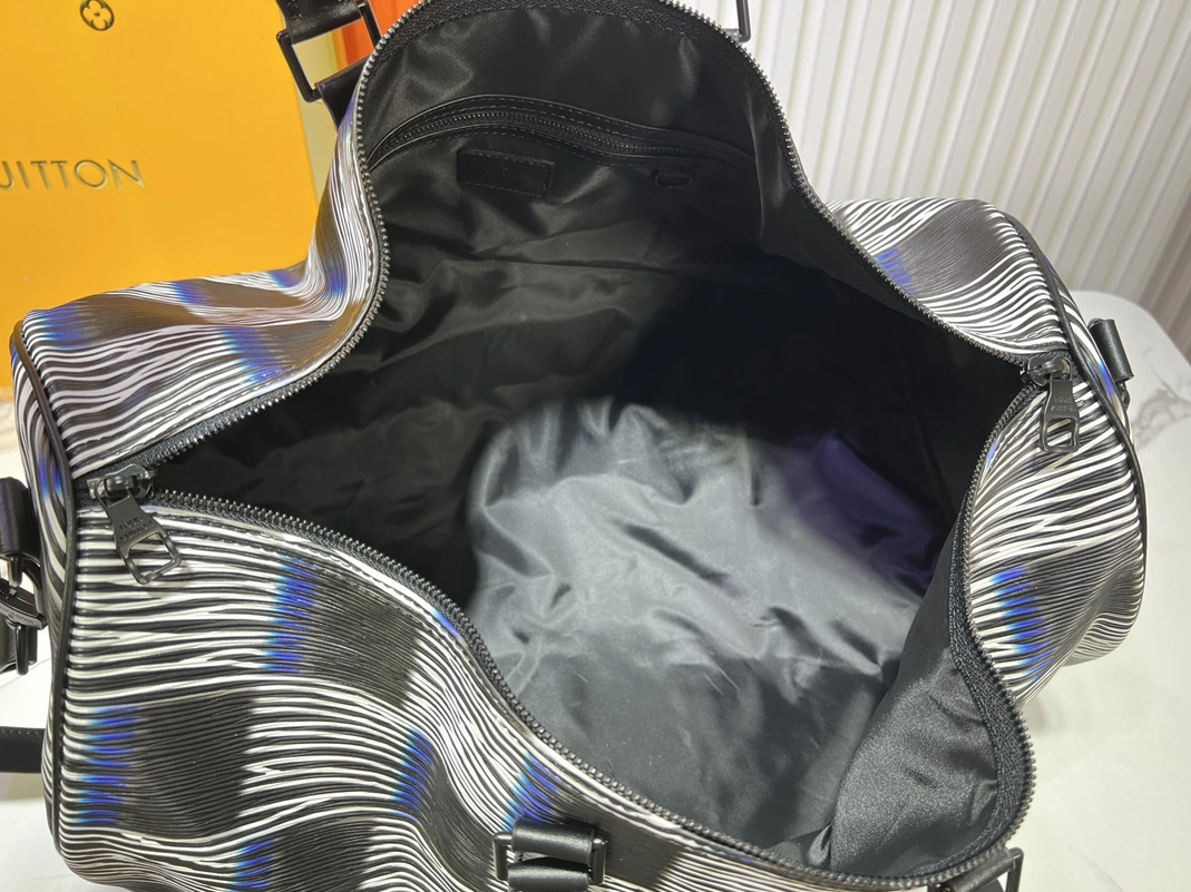 Practical 5311 Louis Vuitton Travel Bags - Image 8