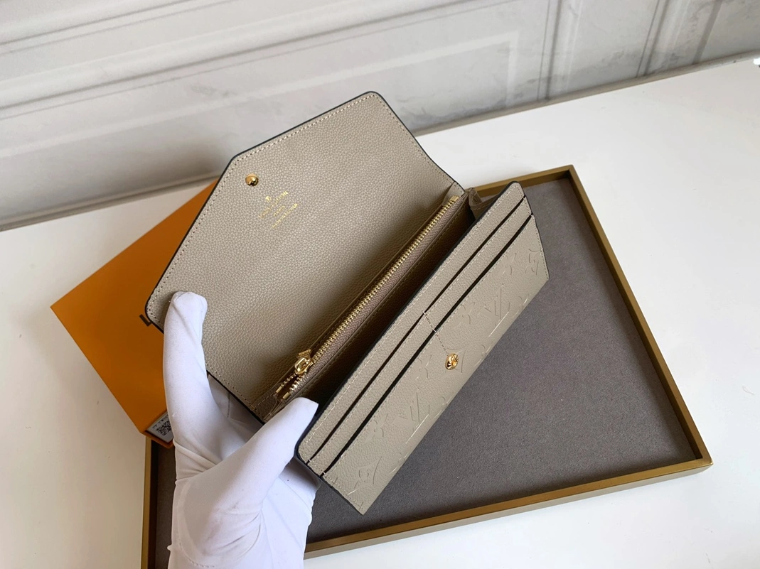 Practical 5847 Louis Vuitton LV Wallets For Women - Image 4