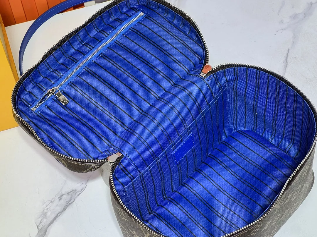 Practical 8439 Louis Vuitton AAA Quality Messenger Bags For Women - Image 8